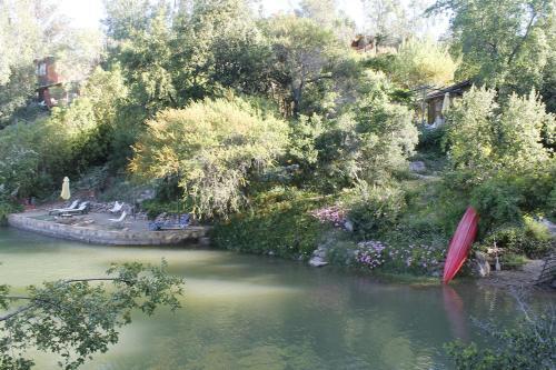 Caba�a De Adobe En Lago Rapel