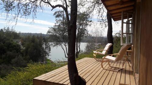 Caba�a De Adobe En Lago Rapel