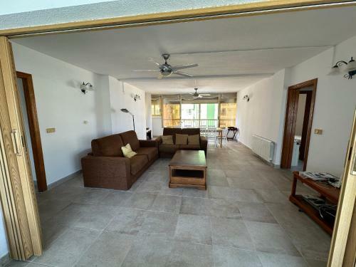 Ba12-2, Gran Apartamento Con Terraza Muy Cerca De