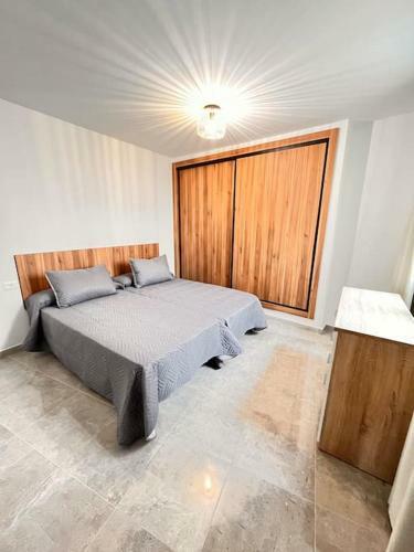 Extenso Y Relajante Apartamento