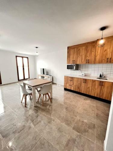 Extenso Y Relajante Apartamento