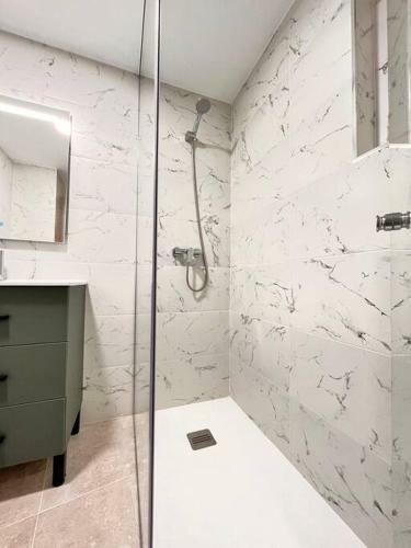 Extenso Y Relajante Apartamento