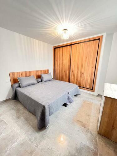 Extenso Y Relajante Apartamento