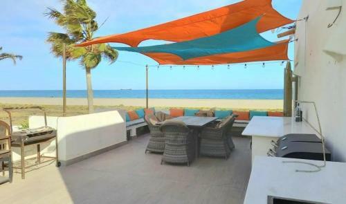 Villa En Primera Linea De Playa