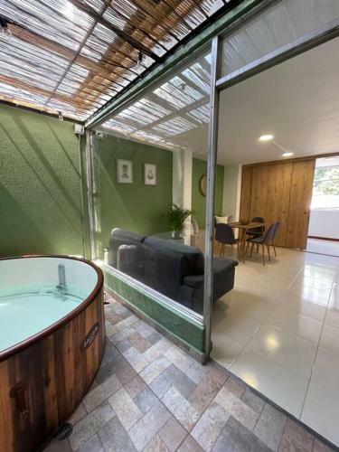 Apartment W/ Jacuzzi Best Location/ Parque Lleras