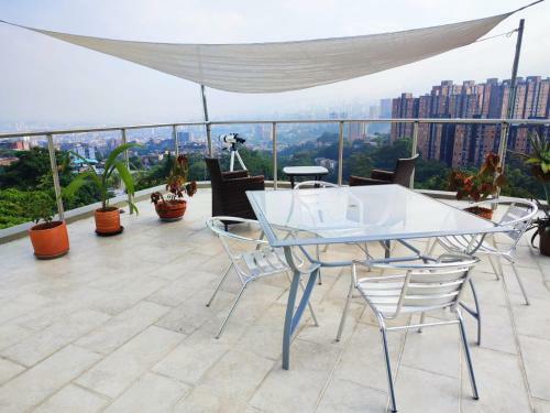 Hostal Paradise In Envigado- New York Room