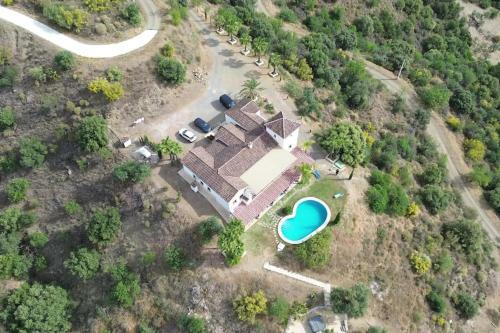 Mansion With Private Pool, Partly But Fully Private !