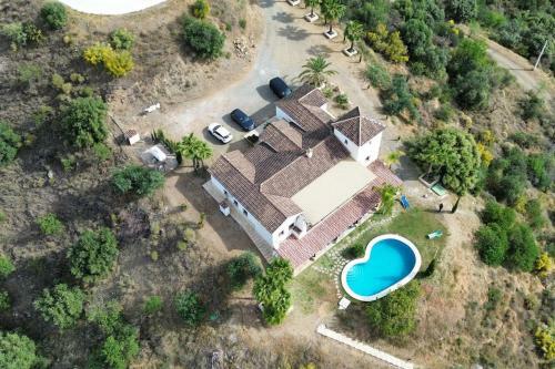 Mansion With Private Pool, Partly But Fully Private !