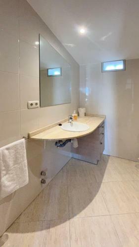Apartamento C�ntico Y Con Terraza