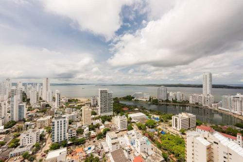 29th Floor Beachfront Apartment In Bocagrande!