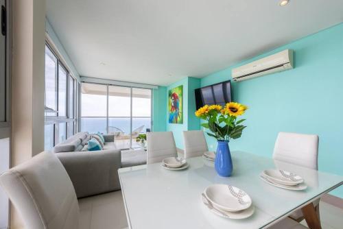 29th Floor Beachfront Apartment In Bocagrande!