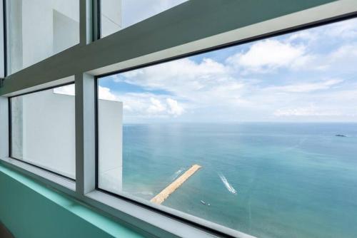 29th Floor Beachfront Apartment In Bocagrande!