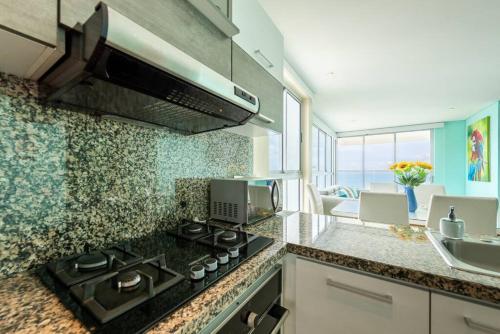 29th Floor Beachfront Apartment In Bocagrande!