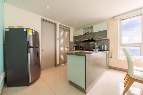 29th Floor Beachfront Apartment In Bocagrande!
