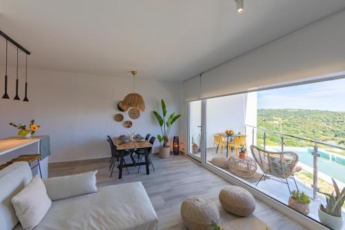 Apartamento Centric, Terrace & Pool - Fiberglass Wifi