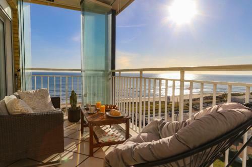 Beachfront Apartment 30min From Valencia