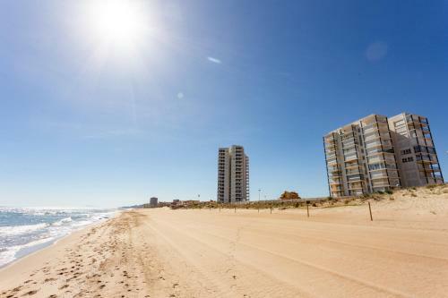 Beachfront Apartment 30min From Valencia