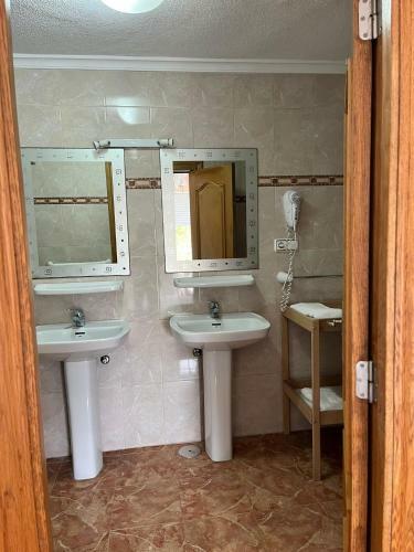 Hostal Hoster�a Somo