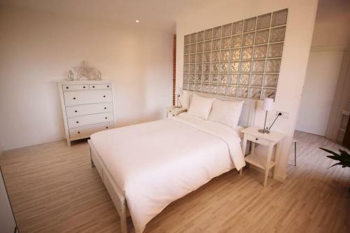 Apartamento Ground Floor With Garden, Swimming Pool And Private Parking