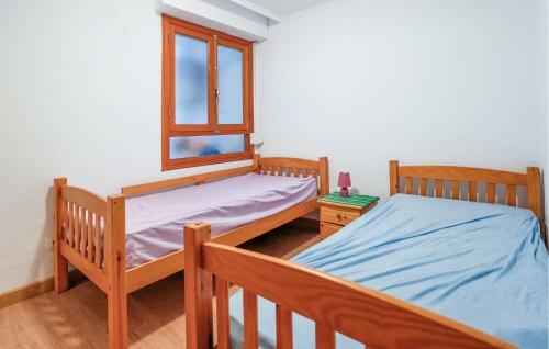 Gorgeous Apartment In Torrevieja With Kitchenette