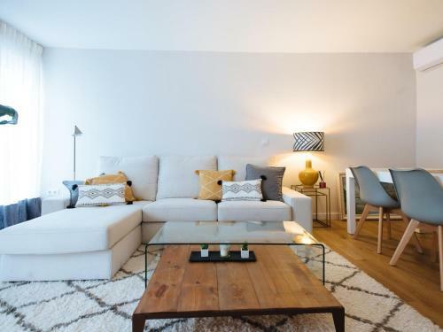 Apartamento Pz Triana Amplio, Moderno Y Luminoso Apt 2d 2b