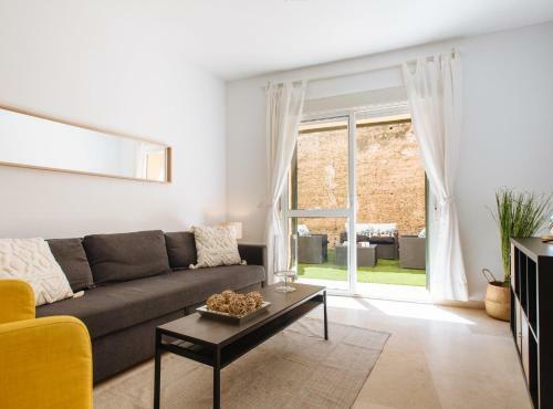 Downtown Apartment With Garden