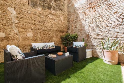 Downtown Apartment With Garden