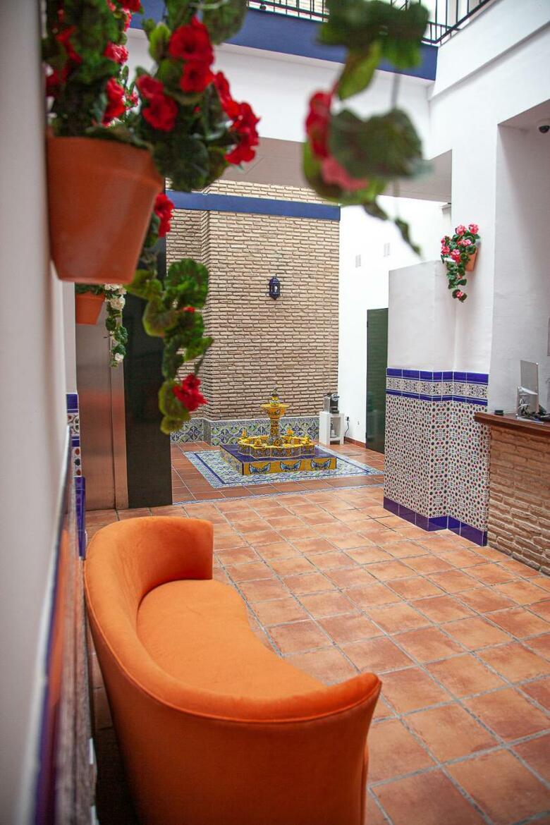 Hotel Noches En Triana