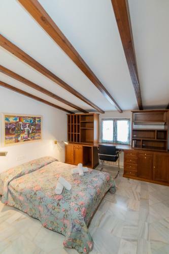 Suay Apartments