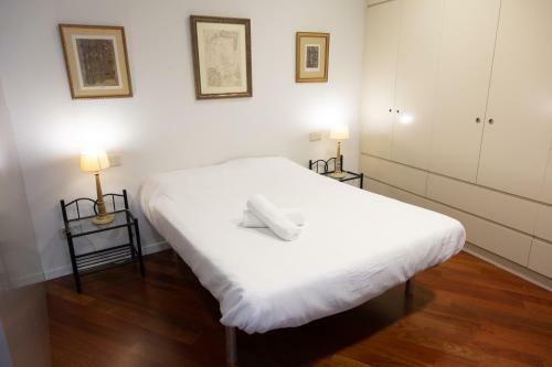 Apartamento Rentalsevilla A Los Pies De La Giralda