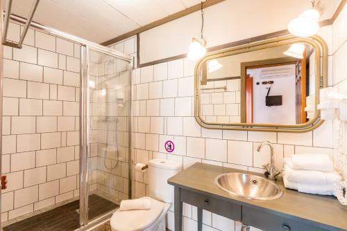Alameda Suites Apartments
