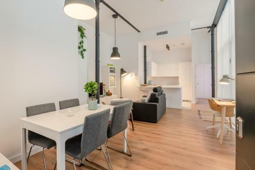 Honeymoon Apartment