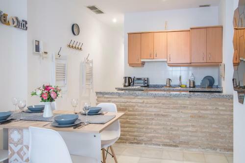 Riverside Triana Apartment