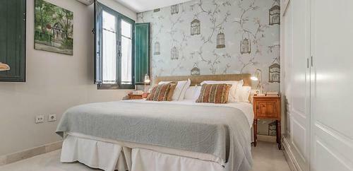 Fam Sevillian Townhouse