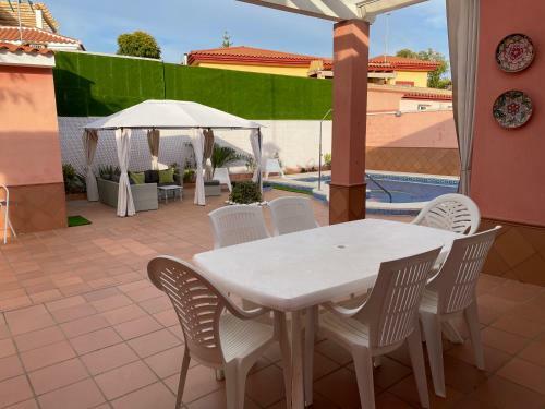 Agradable Casa Independiente Con Piscina