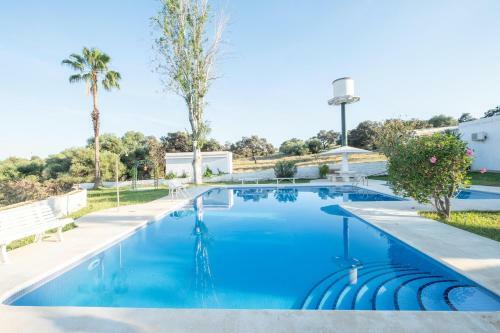 Agradable Villa Con Piscina