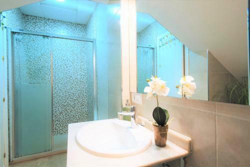 Hostly Rbh0 Modern Apartment