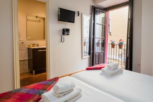 Hostal Casa17 Santacruz Suites