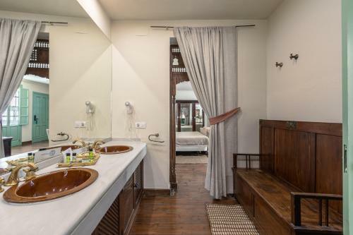 Hostal Casa17 Santacruz Suites