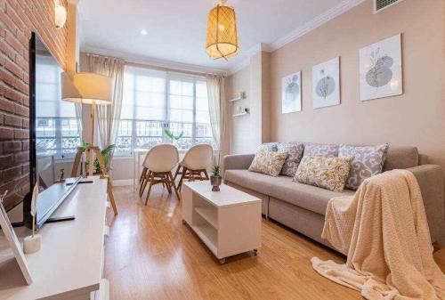 Apartamento 3 En Estadio Del Sevilla 8 Plazas Y M