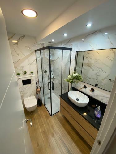 Apartamento Nuevo En Triana Junto A Plaza De Cuba