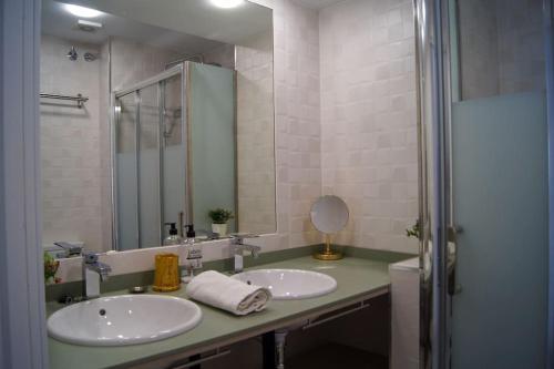 Roch - Stylish Apartment Near Metro