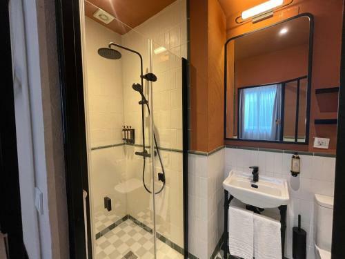 The Honest Hotel
