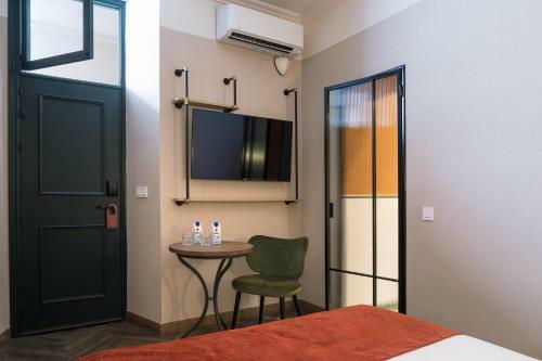 The Honest Hotel