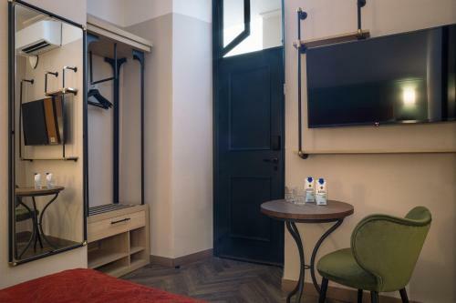 The Honest Hotel