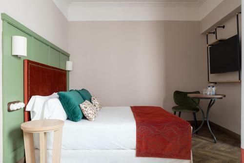 The Honest Hotel