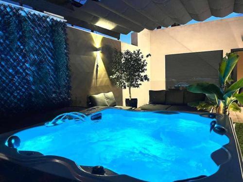 Luxuriously 3 Beds Apartment With Private Jacuzzi