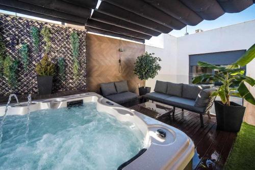Luxuriously 3 Beds Apartment With Private Jacuzzi