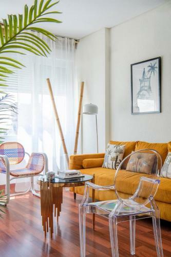Monkeys Apartments La Campana Suites