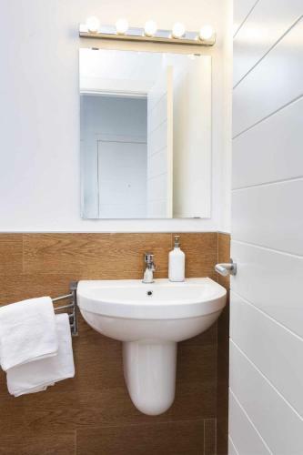Monkeys Apartments Alameda Chic & Deluxe